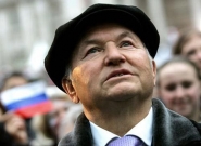 Лужков попросил вид на жительство в Латвии