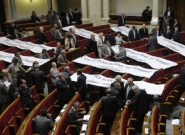 «Маразм крепчает» – оппозиция разблокировала трибуну ВР