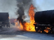 В Пакистане боевики сожгли 10 бензовозов НАТО