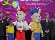 Два футболиста-близнеца стали символом Евро-2012