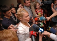 Тимошенко призывает сторонников убрать Януковича от власти