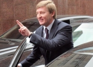 Ахметов объединяет свои банки