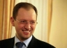 Яценюк: договор о создании коалиции из провластных партий нужно было бы подписать.